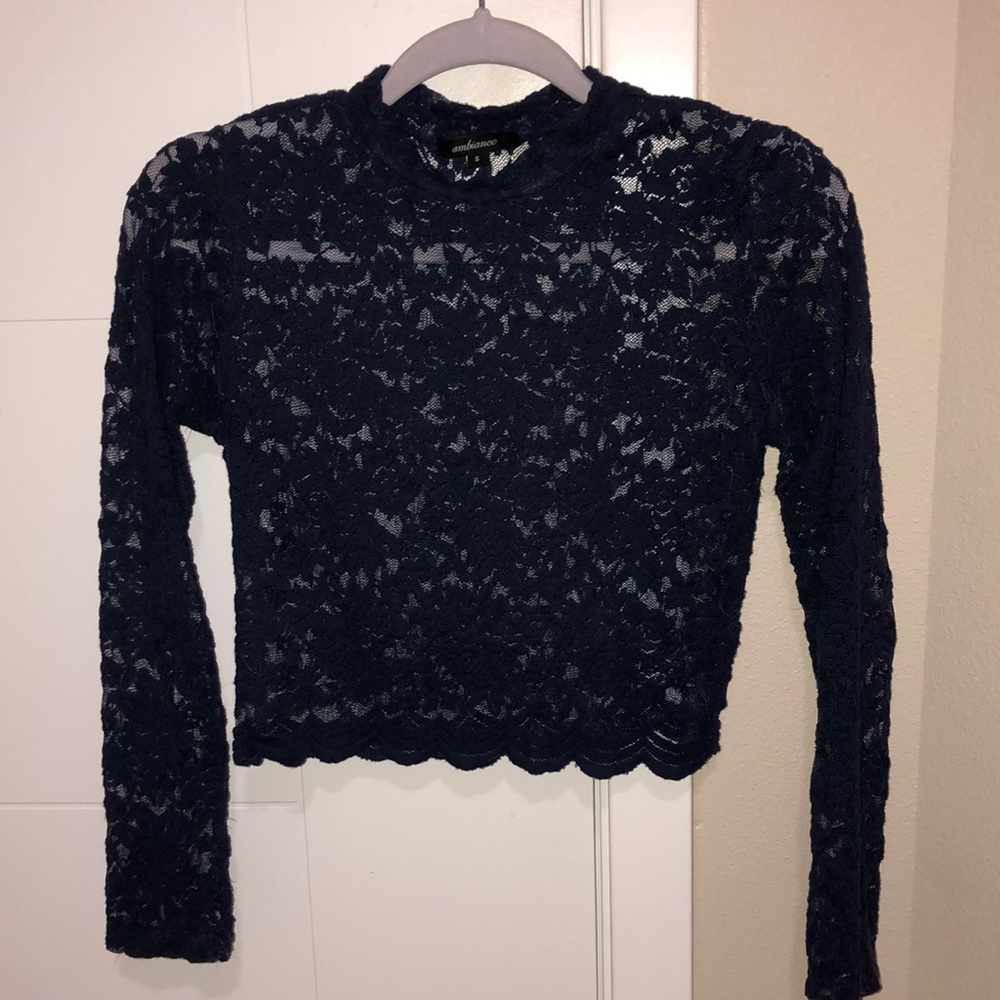 navy floral lace fitted cropped long sleeve top💙